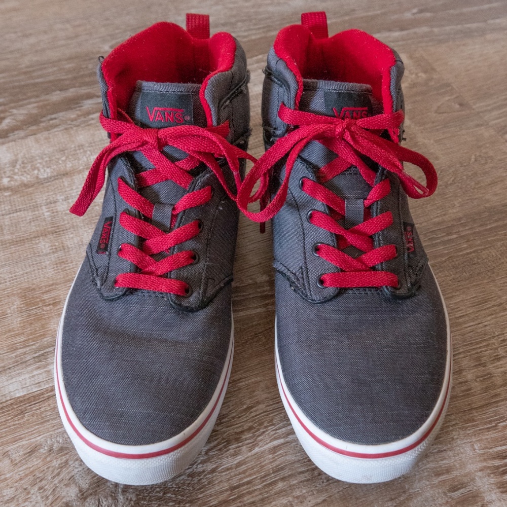 Vans Atwood Hi Top Shoes Charcoal Gray with Red accents Size 6 Youth/Womens 7.5